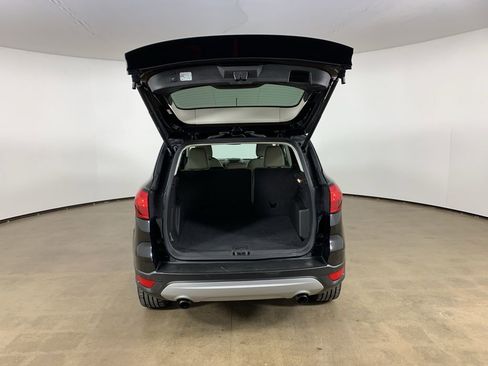 Used 2019 Ford Escape Titanium image 12