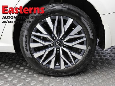 Used 2023 Nissan Altima 2.5 SV AWD/4WD image 8