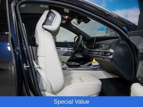 Used 2025 BMW 760i xDrive w/ Executive Package AWD/4WD image 22