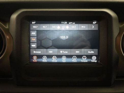 Used 2020 Jeep Wrangler Sport image 12