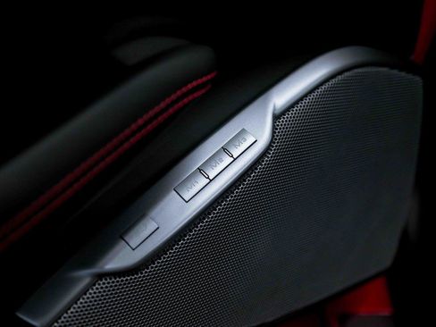 Used 2019 Ferrari Portofino RWD image 42