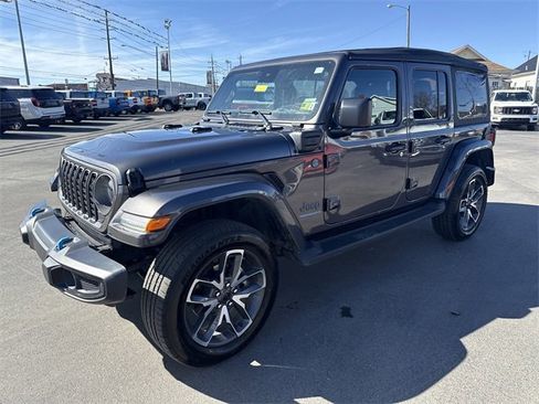 Used 2024 Jeep Wrangler Unlimited w/ Convenience Group image 9
