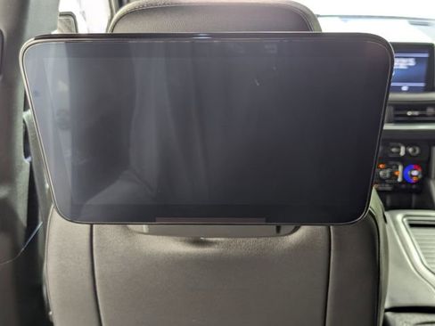 Used 2021 Chevrolet Tahoe Z71 w/ Z71 Off-Road Package image 23