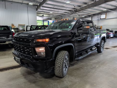 Used 2021 Chevrolet Silverado 2500 Custom w/ Custom Value Package AWD/4WD image 6