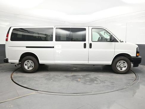 Used 2024 Chevrolet Express 3500 LS RWD image 9
