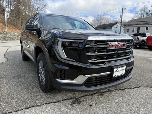 Used 2025 GMC Acadia Elevation image 8