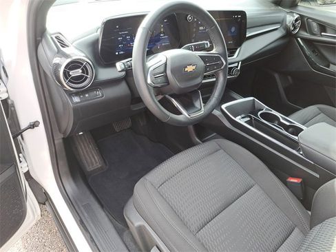 Used 2025 Chevrolet Equinox LT image 17