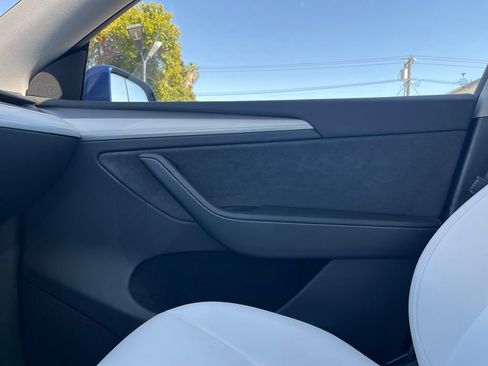Used 2023 Tesla Model Y Long Range AWD/4WD image 16