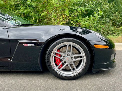 Used 2007 Chevrolet Corvette Z06 w/ Preferred Equipment Group image 16