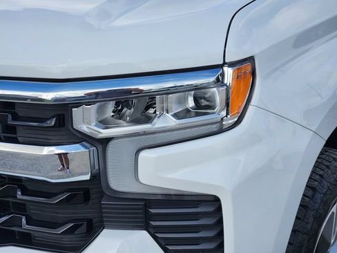 Used 2025 Chevrolet Silverado 1500 LT AWD/4WD image 9