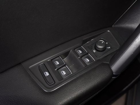 Used 2020 Volkswagen Tiguan SE w/ 3rd Row Seat Package image 14