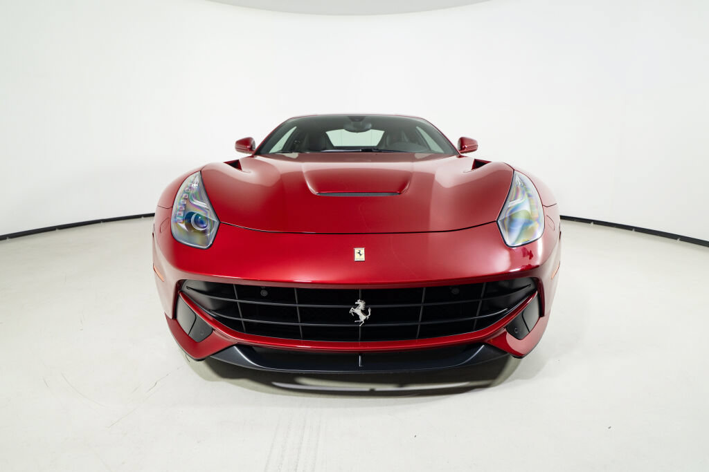 Used 2015 Ferrari F12 Berlinetta RWD image 3