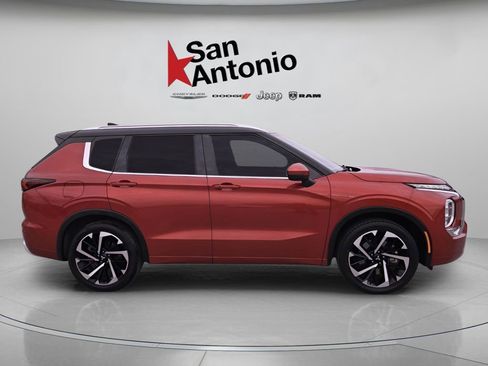 Used 2023 Mitsubishi Outlander SEL image 9