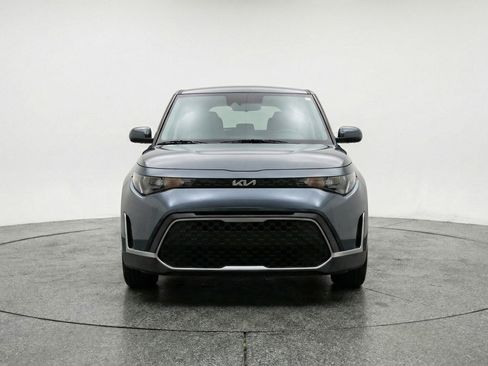 Used 2025 Kia Soul LX w/ LX Technology Package image 2