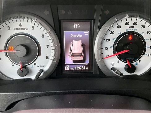 Used 2015 Toyota Sienna SE FWD image 26
