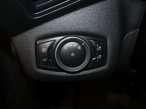 Used 2019 Ford Escape SE image 9