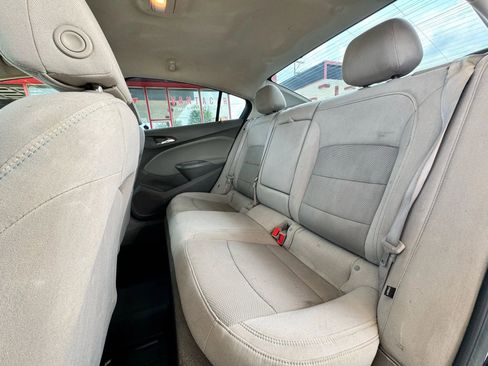 Used 2018 Chevrolet Cruze LT image 13