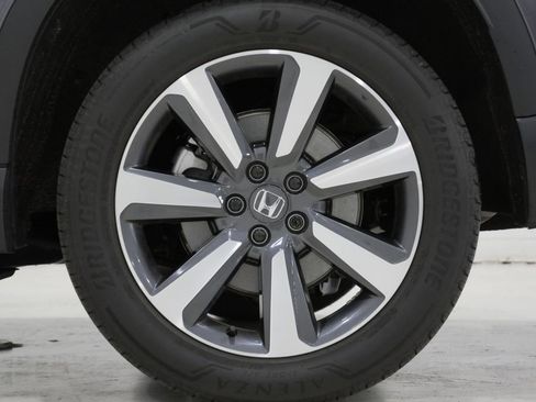 Used 2025 Honda Pilot Touring image 10
