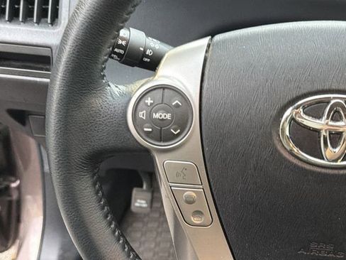 Used 2017 Toyota Prius V Five image 25