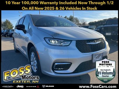 New 2026 Chrysler Pacifica Select