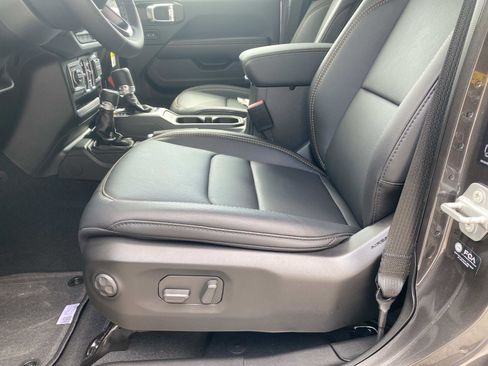 New 2026 Jeep Gladiator Sport image 13