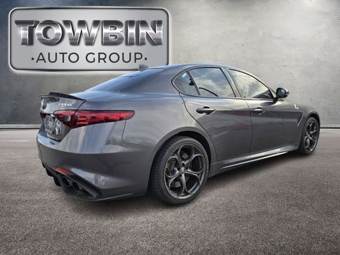 Used 2019 Alfa Romeo Giulia Quadrifoglio image 4