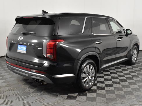 Used 2023 Hyundai Palisade SE image 6