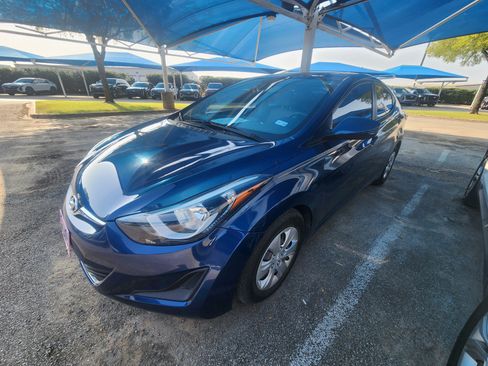 Used 2016 Hyundai Elantra SE FWD image 2