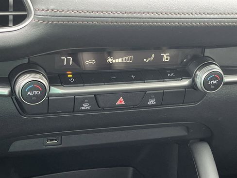 Used 2021 MAZDA MAZDA3 s image 21