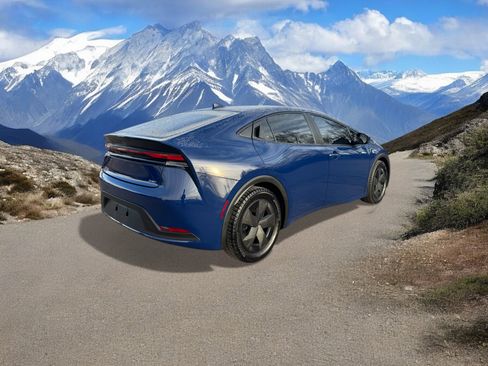 Used 2023 Toyota Prius LE image 5