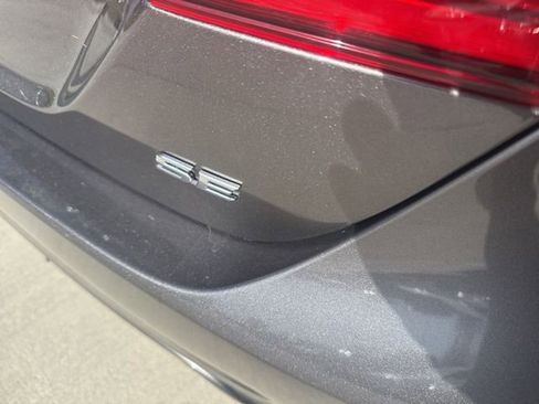 Used 2024 Toyota Camry SE image 4