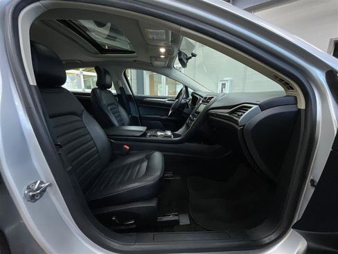 Used 2018 Ford Fusion SE w/ Equipment Group 602A FWD image 27