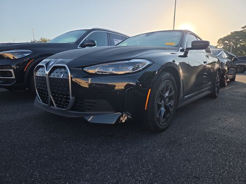 Used 2024 BMW i4 eDrive35 w/ Convenience Package RWD image 3