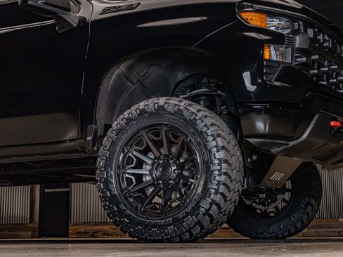 Used 2025 Chevrolet Silverado 1500 Custom Trail Boss w/ Midnight Edition image 14