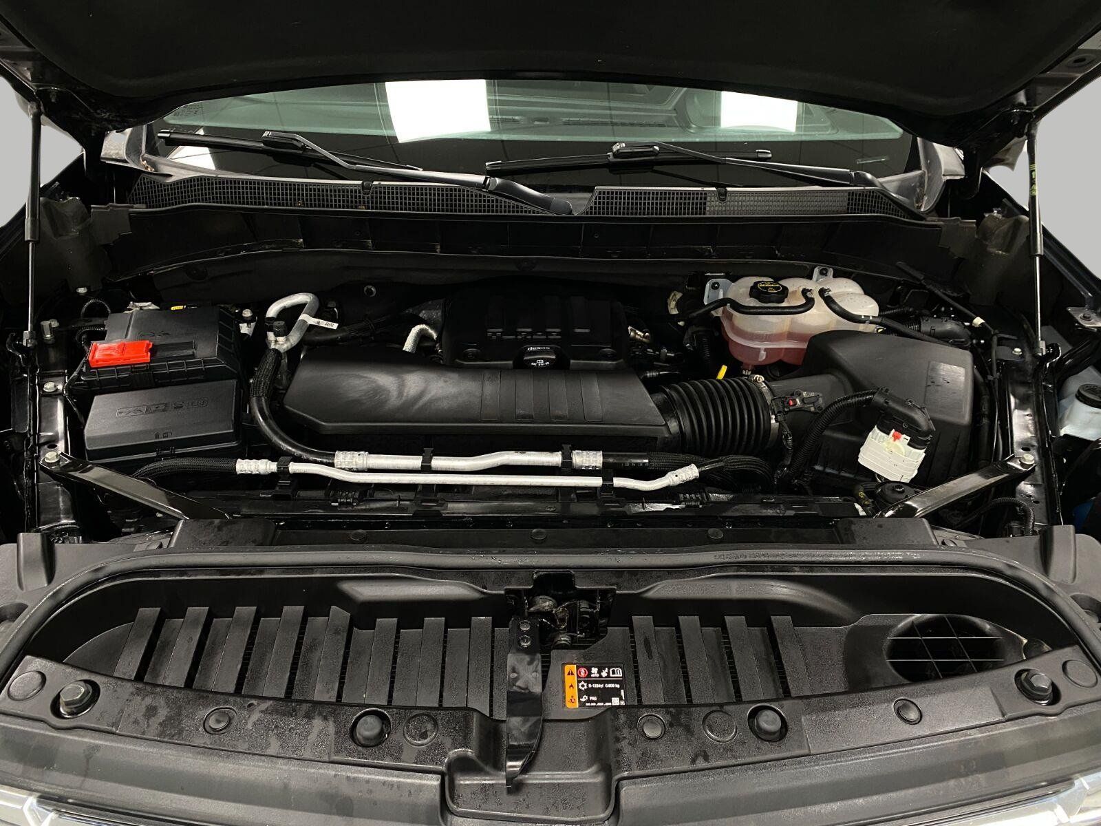 Used 2024 Chevrolet Silverado 1500 LT AWD/4WD image 12