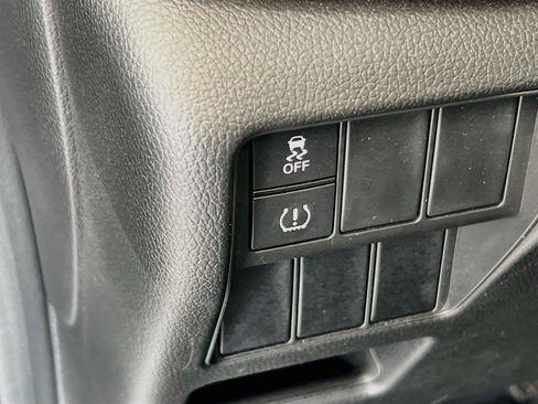 Used 2018 Honda CR-V LX image 14