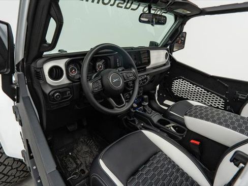 Used 2026 Jeep Wrangler Unlimited Sport image 23