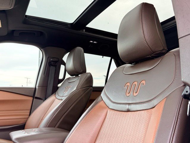 Used 2021 Ford Explorer King Ranch w/ Premium Technology Package AWD/4WD image 18