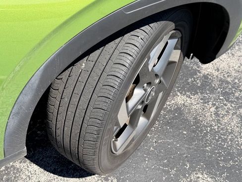 Used 2023 Hyundai Venue SEL FWD image 3