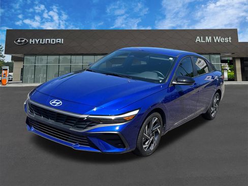 Used 2025 Hyundai Elantra Sport FWD image 1
