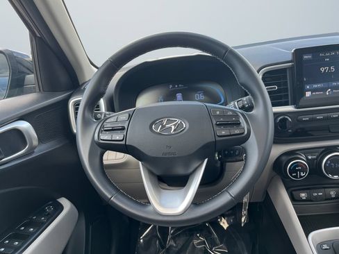 Used 2023 Hyundai Venue SEL w/ Cargo Package FWD image 12