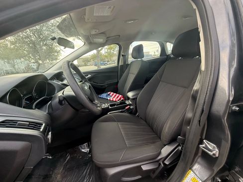 Used 2018 Ford Focus SE image 10