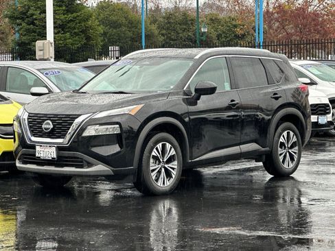 Used 2023 Nissan Rogue SV w/ SV Premium B Package image 7