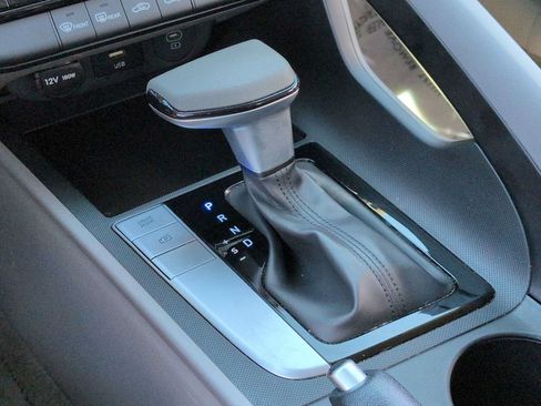 Certified 2024 Hyundai Elantra SEL FWD image 33