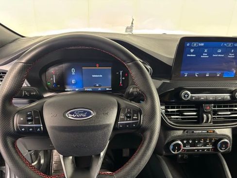 Used 2025 Ford Escape ST-Line Select AWD/4WD image 25
