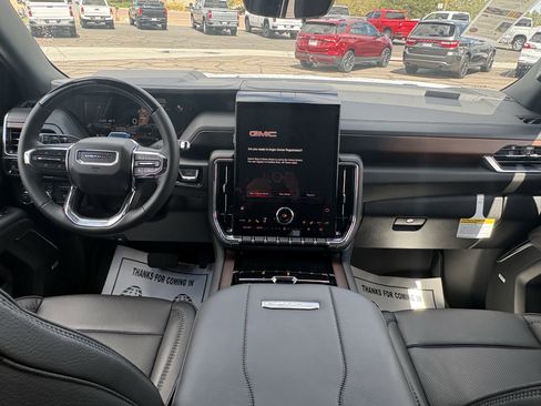 New 2026 GMC Yukon Denali w/ Denali Reserve Package AWD/4WD image 16
