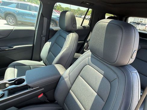 New 2026 Chevrolet Equinox LT w/ Convenience Package II FWD image 13