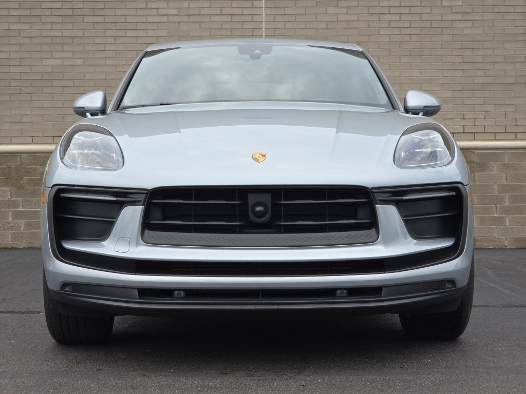 Certified 2024 Porsche Macan AWD/4WD image 12