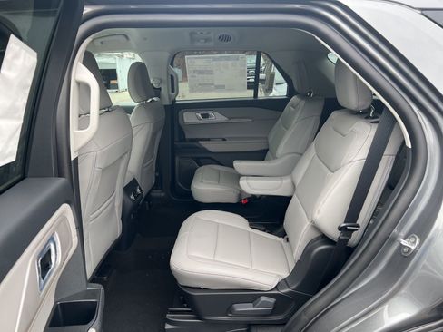 New 2026 Ford Explorer Active w/ Active Comfort Package image 14
