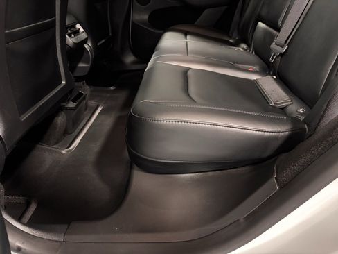 Used 2024 Tesla Model Y Long Range image 20